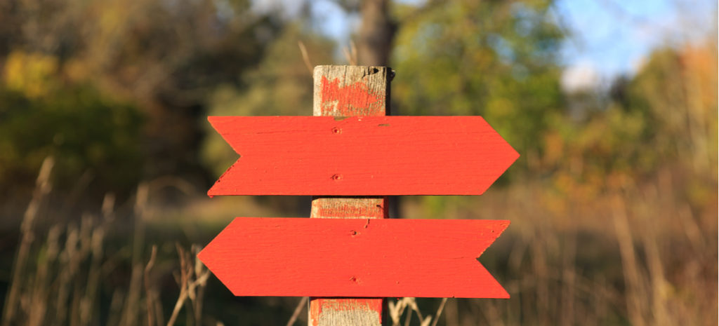 two red direction signs. How to fix Err_too_many_redirects